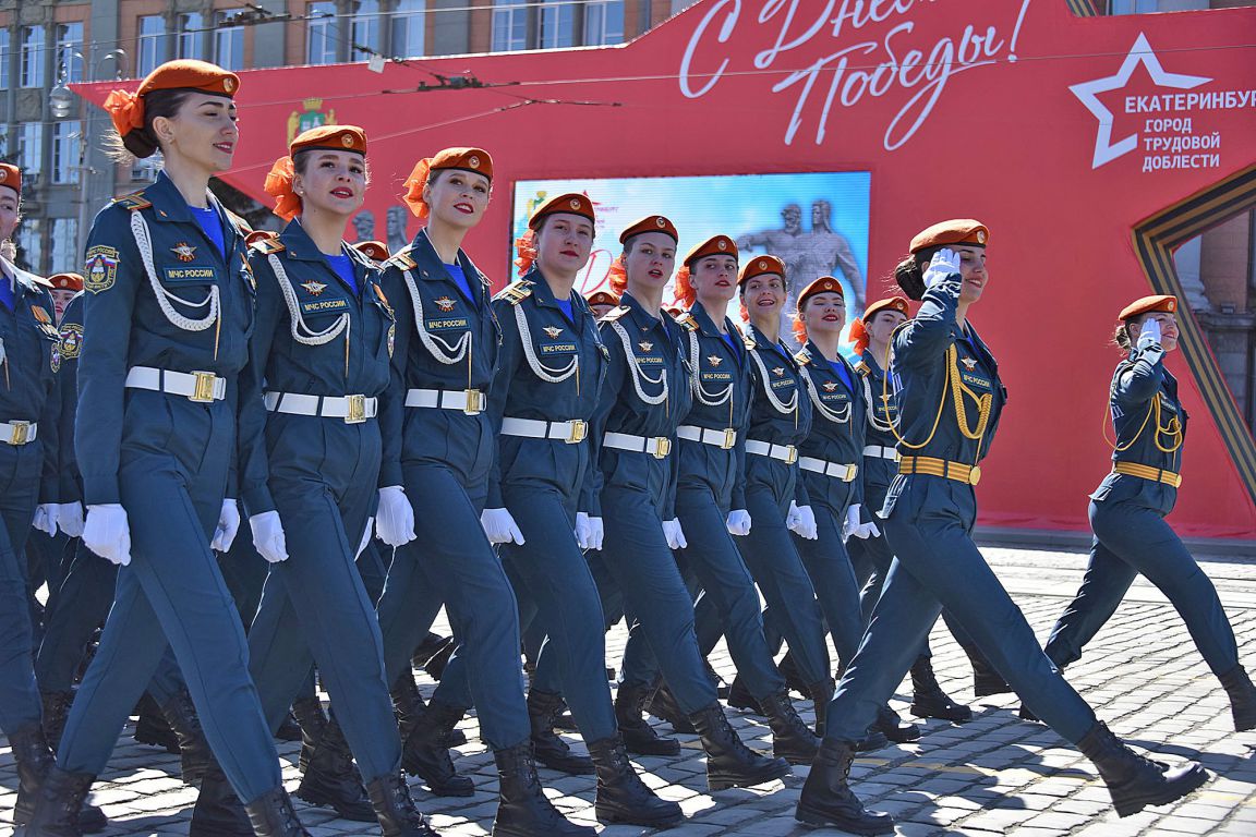 В Екатеринбурге прошел парад в честь Дня Победы. Фото - «Уральский рабочий»